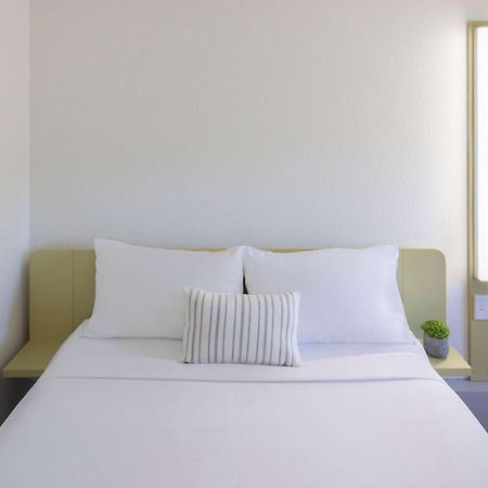 Ibis Budget Camberra Exterior foto