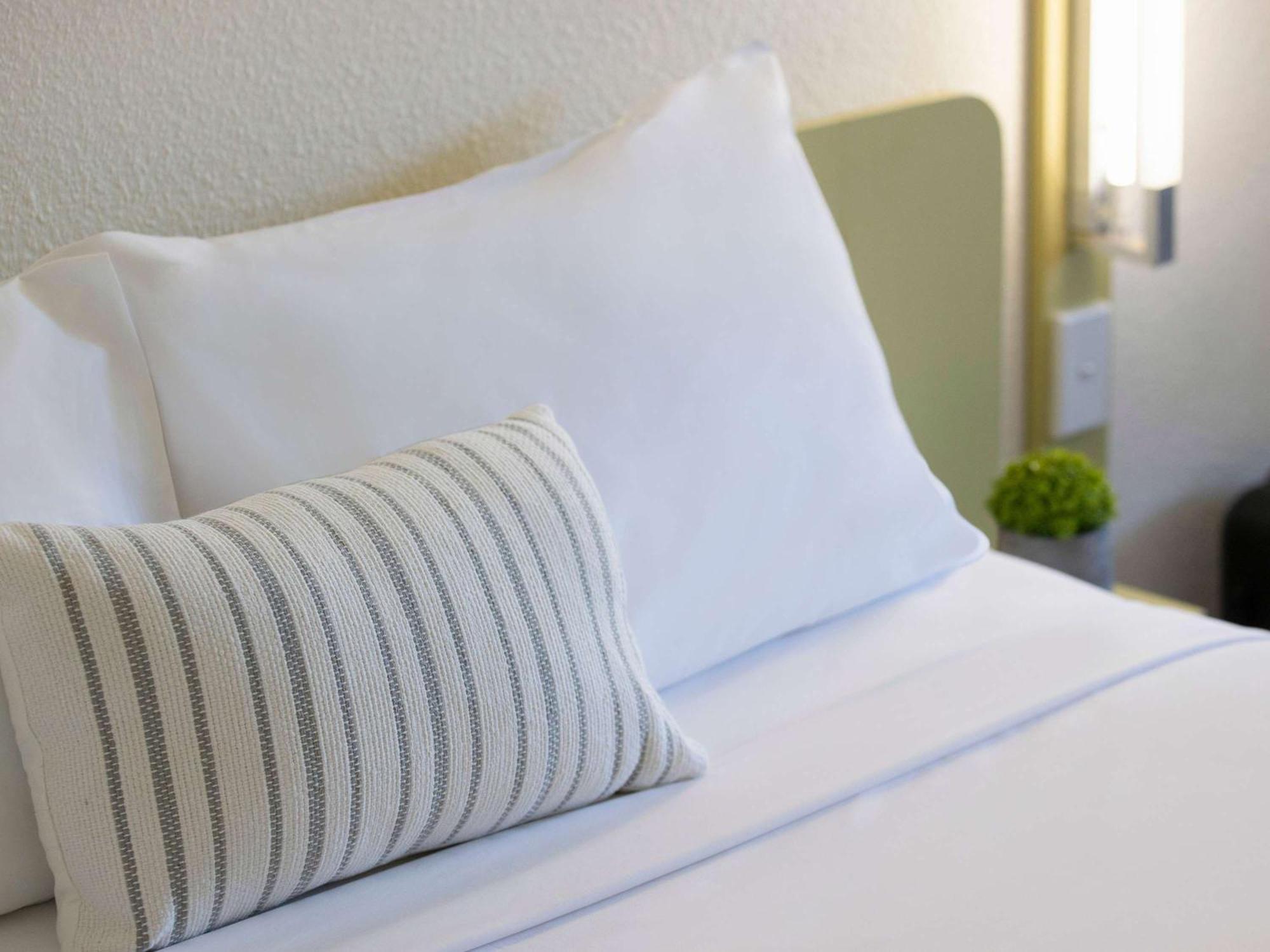Ibis Budget Camberra Exterior foto