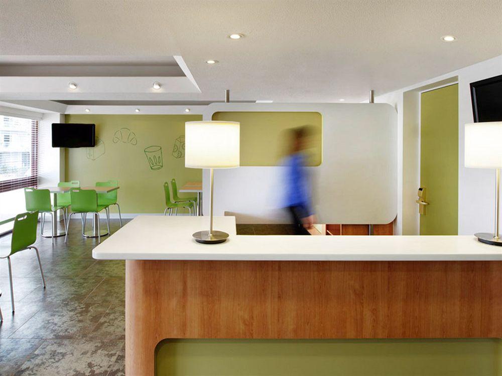 Ibis Budget Camberra Exterior foto
