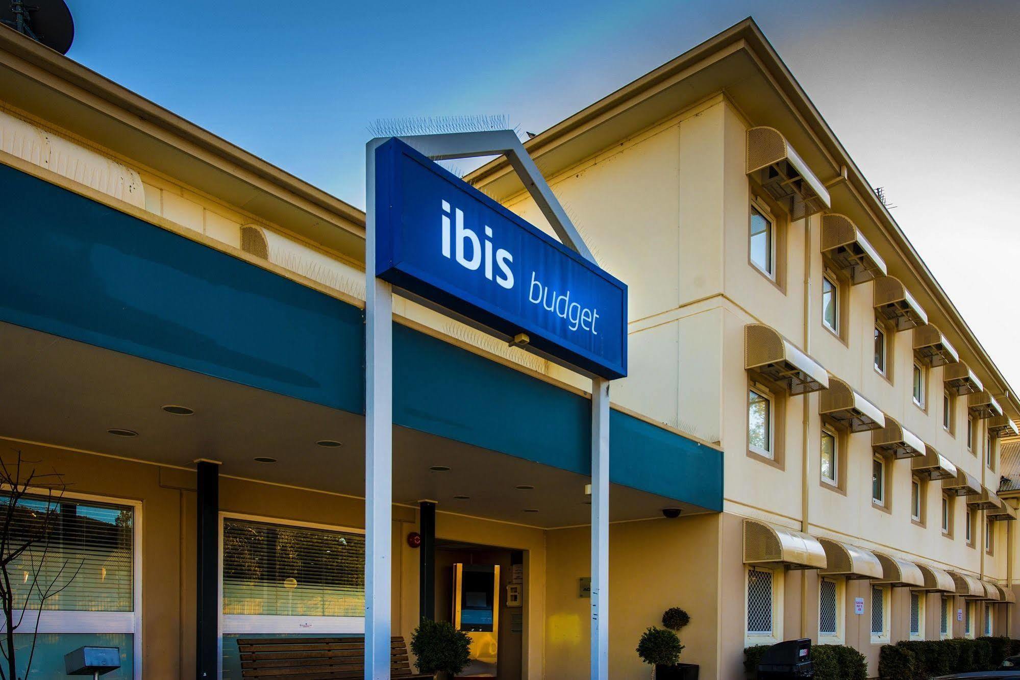 Ibis Budget Camberra Exterior foto