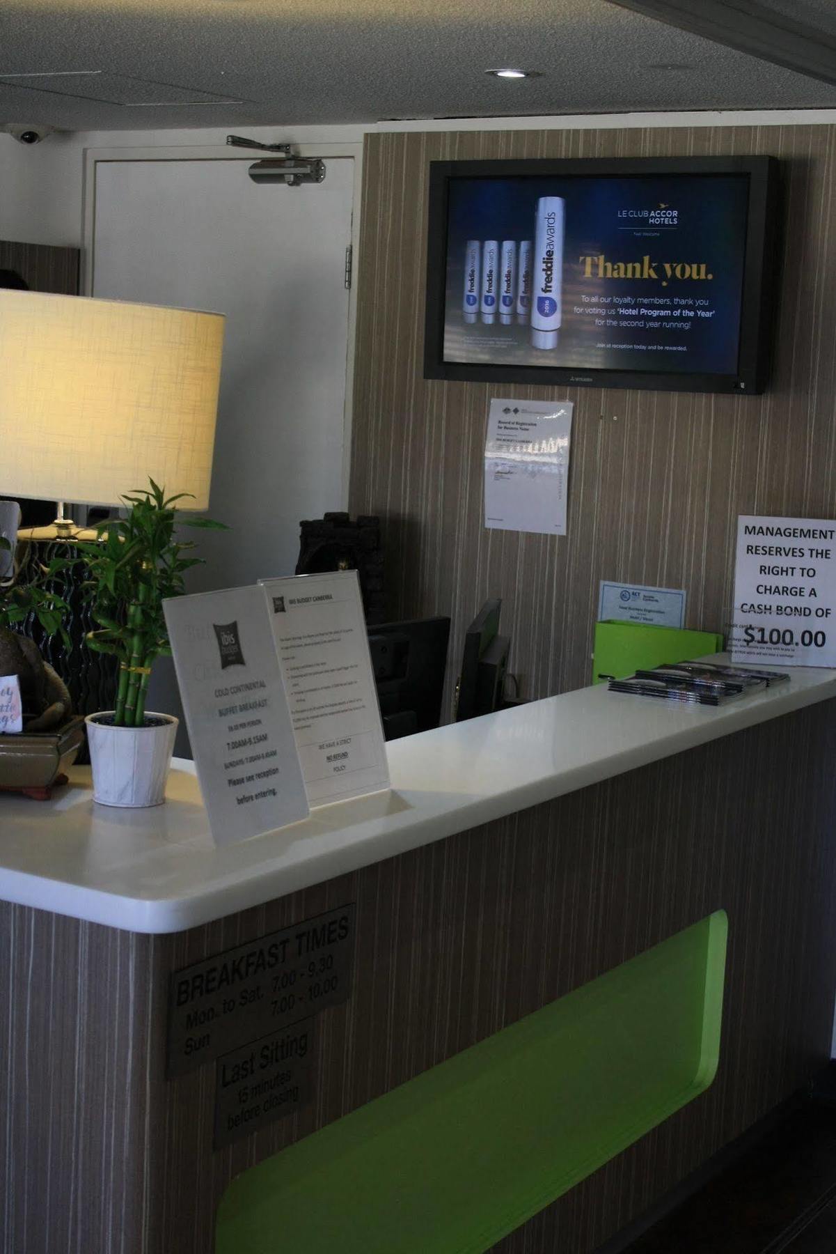 Ibis Budget Camberra Exterior foto